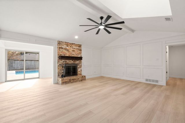 906 Purdue Drive, Arlington, TX 76012