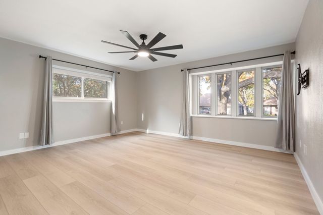 906 Purdue Drive, Arlington, TX 76012