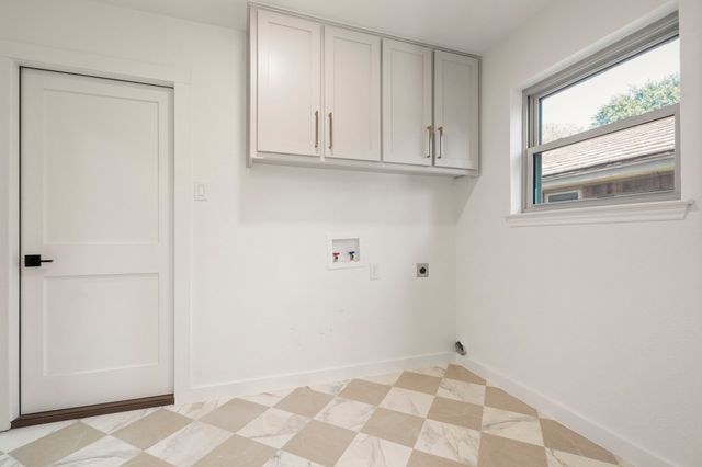 906 Purdue Drive, Arlington, TX 76012