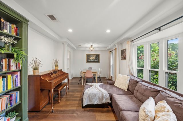 3732 Kiest Knoll Drive, Dallas, TX 75233