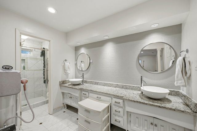 3732 Kiest Knoll Drive, Dallas, TX 75233