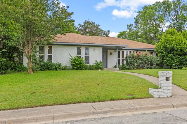 3732 Kiest Knoll Drive, Dallas, TX 75233