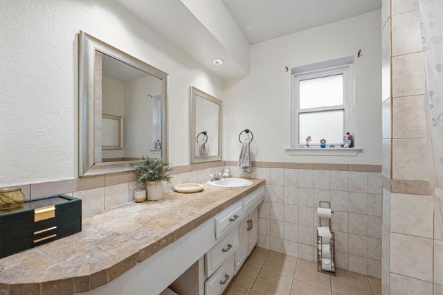 3732 Kiest Knoll Drive, Dallas, TX 75233