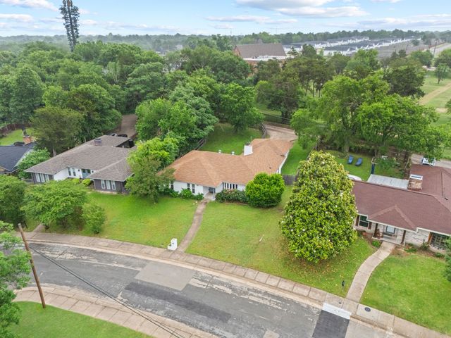 3732 Kiest Knoll Drive, Dallas, TX 75233