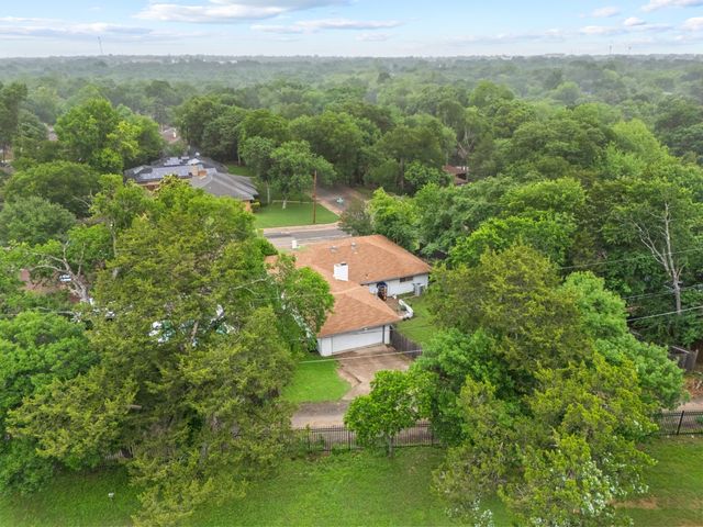 3732 Kiest Knoll Drive, Dallas, TX 75233
