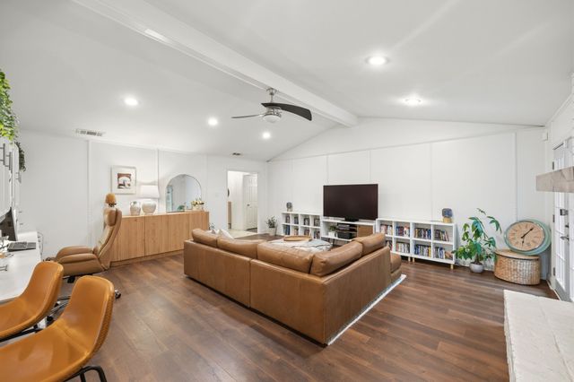 3732 Kiest Knoll Drive, Dallas, TX 75233