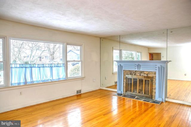 133 VILLANOVA DR, Lawrence, NJ 08648