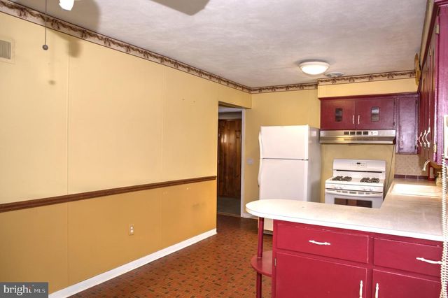 133 VILLANOVA DR, Lawrence, NJ 08648