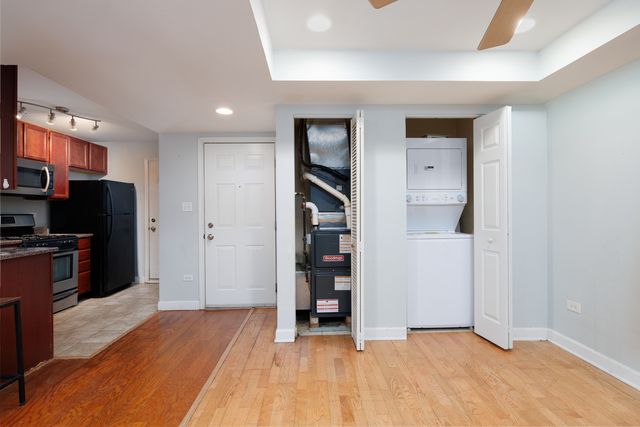 6345 N Washtenaw Avenue GW, Chicago, IL 60659