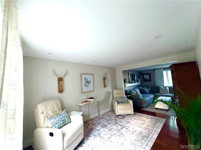 39 Fawn Trail, West Seneca, NY 14224