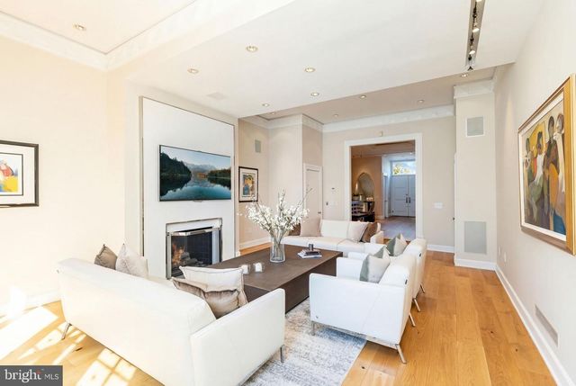 254 S 3RD ST, Philadelphia, PA 19106