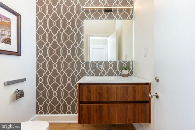 254 S 3RD ST, Philadelphia, PA 19106