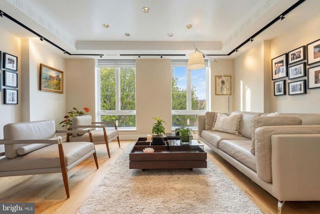 254 S 3RD ST, Philadelphia, PA 19106