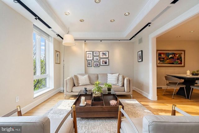 254 S 3RD ST, Philadelphia, PA 19106