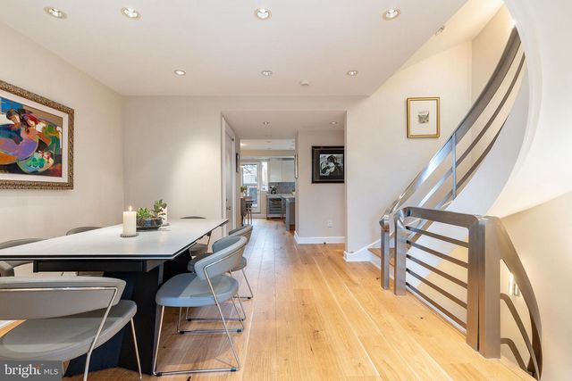 254 S 3RD ST, Philadelphia, PA 19106