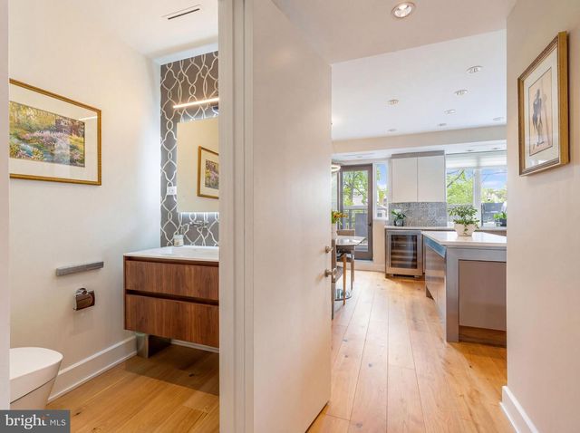 254 S 3RD ST, Philadelphia, PA 19106