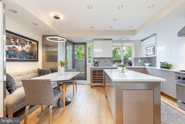 254 S 3RD ST, Philadelphia, PA 19106