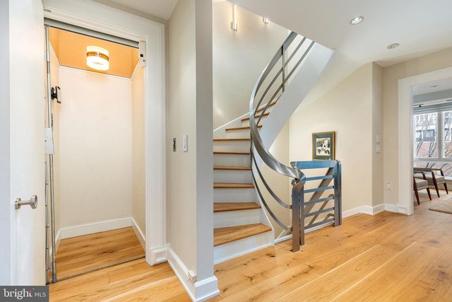 254 S 3RD ST, Philadelphia, PA 19106