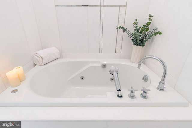 254 S 3RD ST, Philadelphia, PA 19106