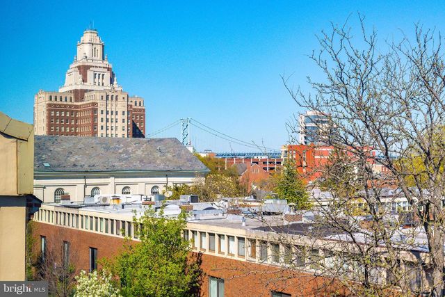 254 S 3RD ST, Philadelphia, PA 19106