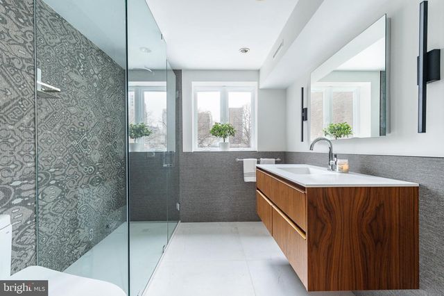 254 S 3RD ST, Philadelphia, PA 19106