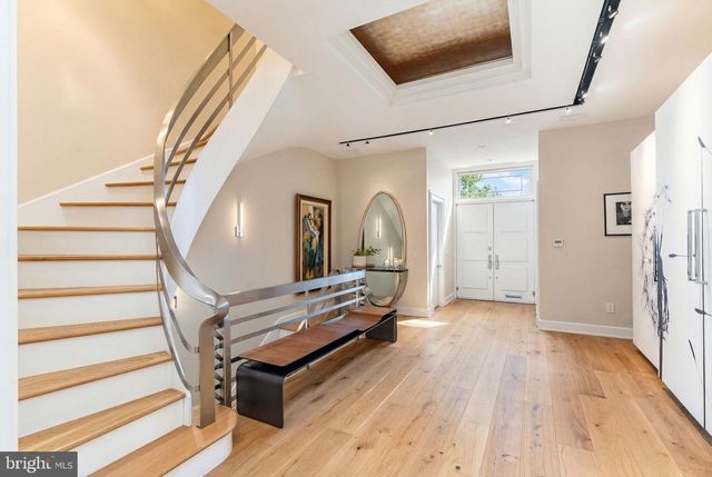 254 S 3RD ST, Philadelphia, PA 19106