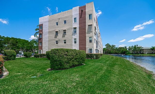 7840 Trent Drive 111, Tamarac, FL 33321