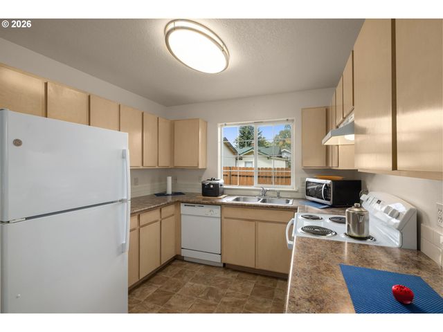 101 CORNELL Ave, Gladstone, OR 97027