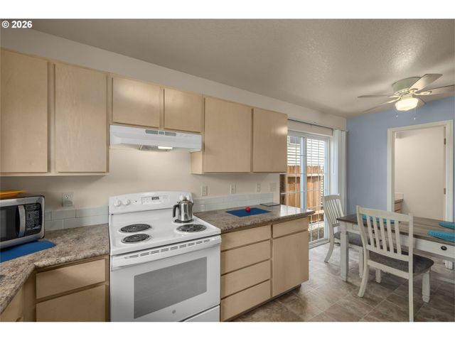 101 CORNELL Ave, Gladstone, OR 97027