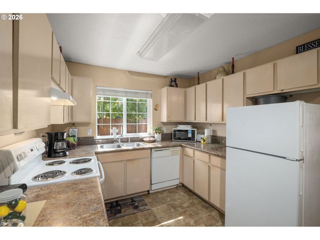 101 CORNELL Ave, Gladstone, OR 97027