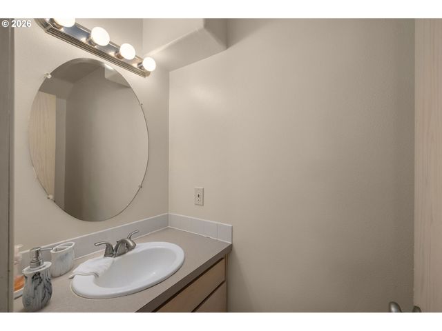 101 CORNELL Ave, Gladstone, OR 97027