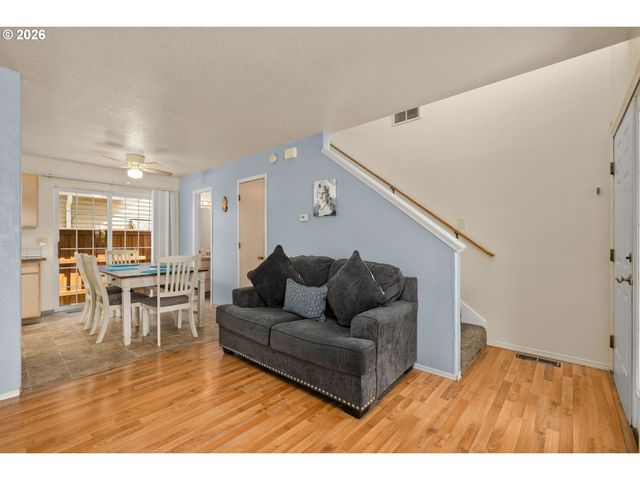 101 CORNELL Ave, Gladstone, OR 97027