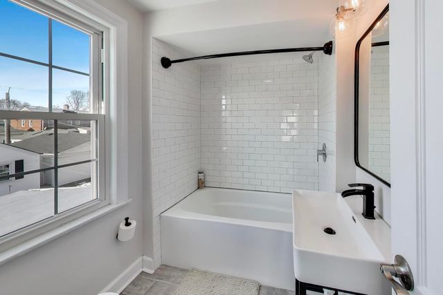 1614 N 76th Avenue, Elmwood Park, IL 60707