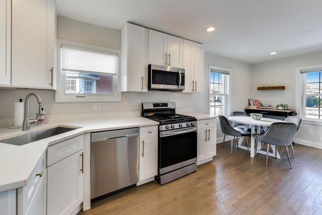 1614 N 76th Avenue, Elmwood Park, IL 60707