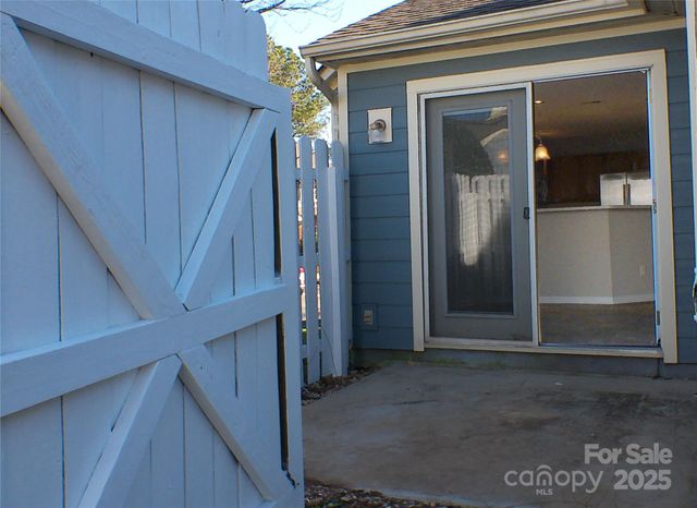 9112 Four Mile Creek Road, Charlotte, NC 28227