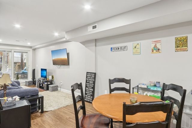 271 W 5th St, Boston, MA 02127