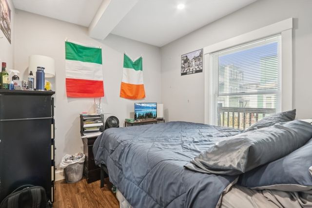 271 W 5th St, Boston, MA 02127