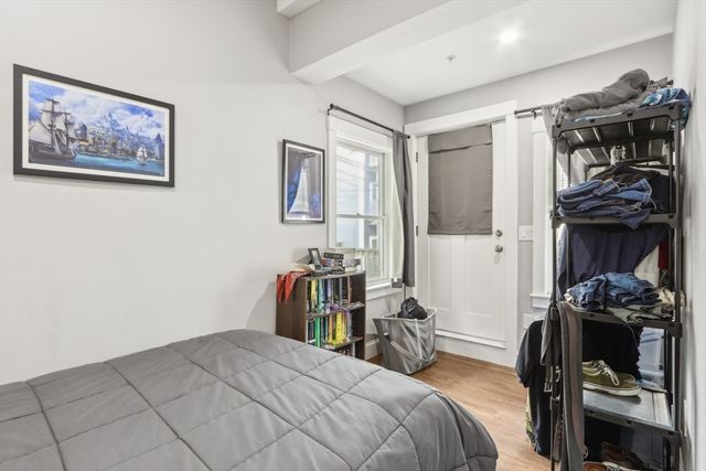 271 W 5th St, Boston, MA 02127