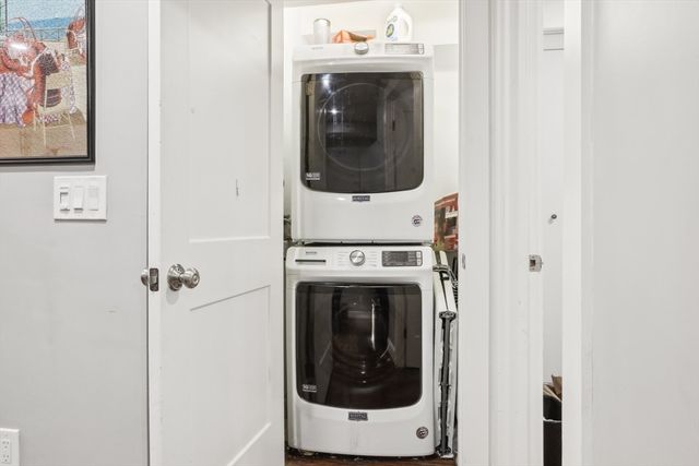 271 W 5th St, Boston, MA 02127