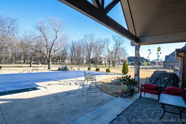 8221 N 154th East Avenue, Owasso, OK 74055