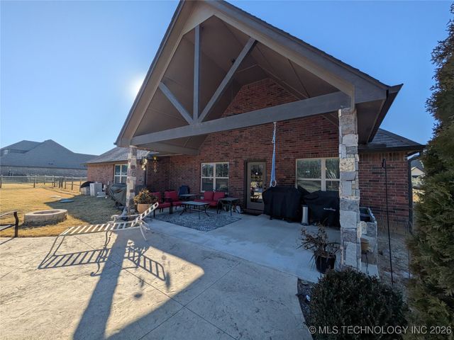 8221 N 154th East Avenue, Owasso, OK 74055