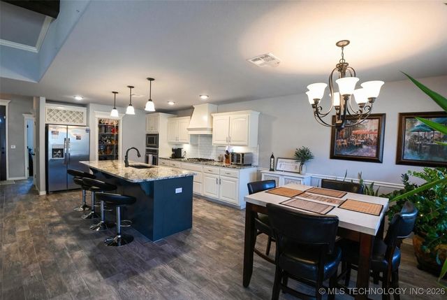 8221 N 154th East Avenue, Owasso, OK 74055