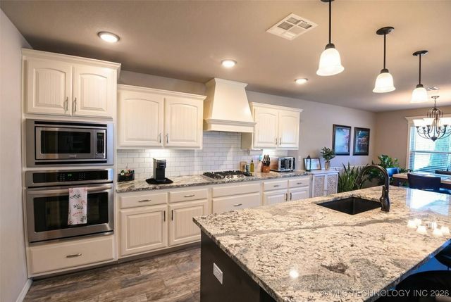 8221 N 154th East Avenue, Owasso, OK 74055