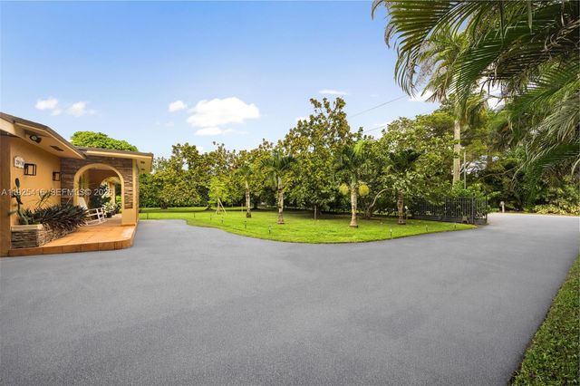 20450 SW 198th Ave, Miami, FL 33187