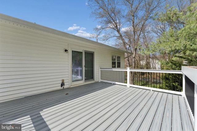 8910 SPUR RD, Springfield, VA 22153