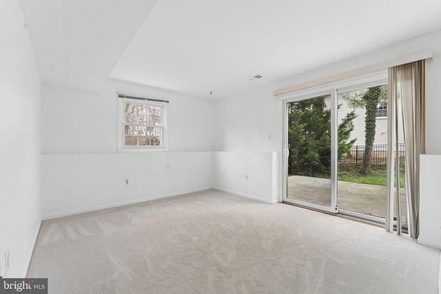 8910 SPUR RD, Springfield, VA 22153