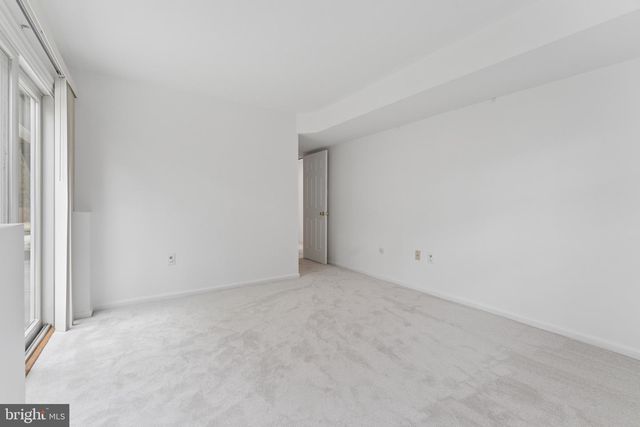 8910 SPUR RD, Springfield, VA 22153