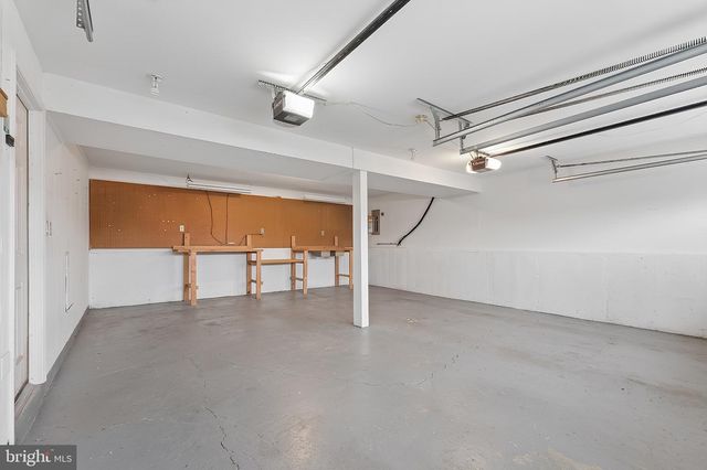 8910 SPUR RD, Springfield, VA 22153