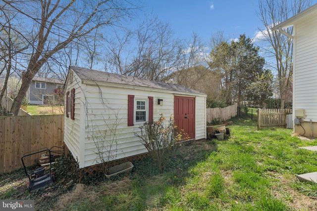 8910 SPUR RD, Springfield, VA 22153