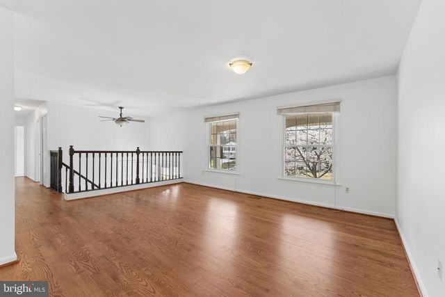 8910 SPUR RD, Springfield, VA 22153